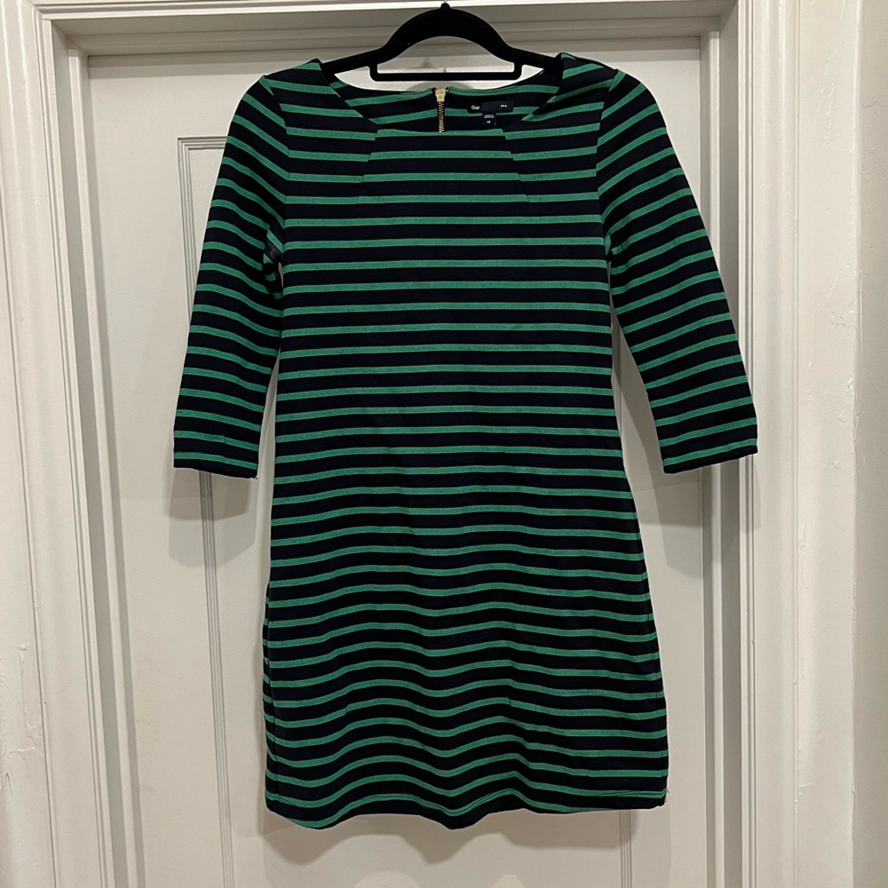 GAP Dress with Quarter length sleeves.